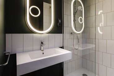 هتل Ibis Lyon Est Meyzieu