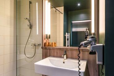 هتل Ibis Lyon Est Meyzieu