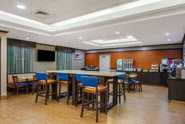 هتل La Quinta Inn & Suites Casino And Bar By Wyndham Glendive