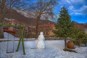 هتل Manthos Mountain Resort & Spa