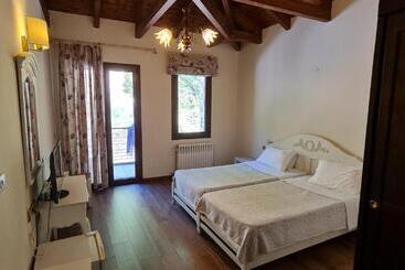 هتل Manthos Mountain Resort & Spa