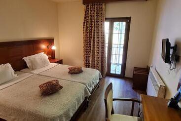 هتل Manthos Mountain Resort & Spa
