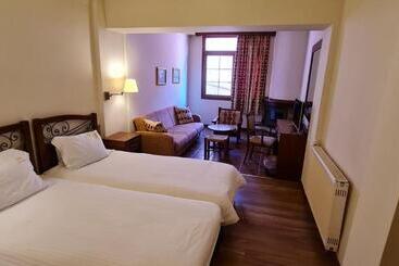 هتل Manthos Mountain Resort & Spa