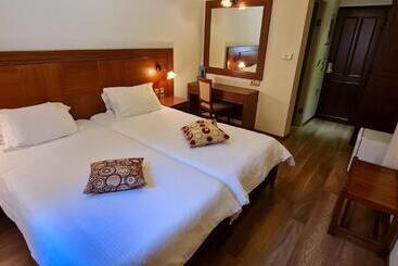هتل Manthos Mountain Resort & Spa