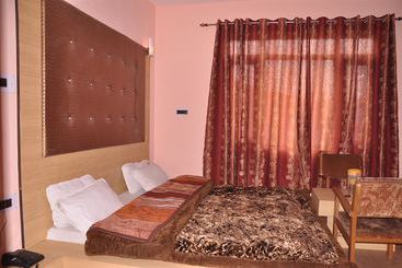 فندق New Prince Inn