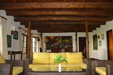 هتل Ol Tukai Lodge Amboseli
