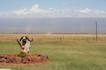 هتل Ol Tukai Lodge Amboseli