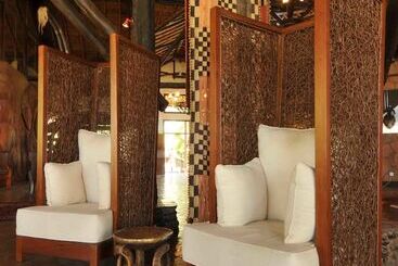 هتل Ol Tukai Lodge Amboseli