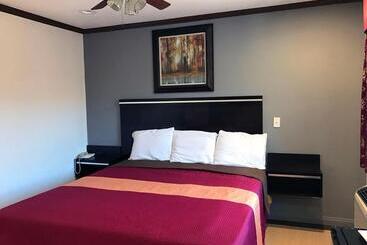 هتل Starlight Inn Canoga Park