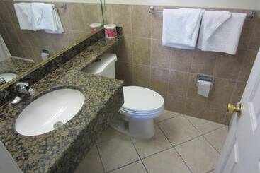 هتل Starlight Inn Canoga Park