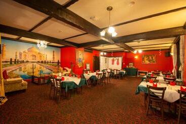 هتل Midcity Motor Lodge