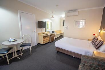 هتل Midcity Motor Lodge