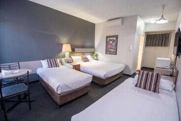 هتل Midcity Motor Lodge