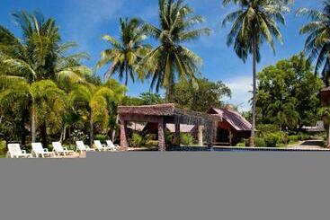 Kaw Kwang Beach Resort