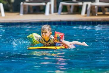 Kaw Kwang Beach Resort