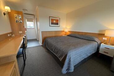 مُتل Summerhill Motor Inn