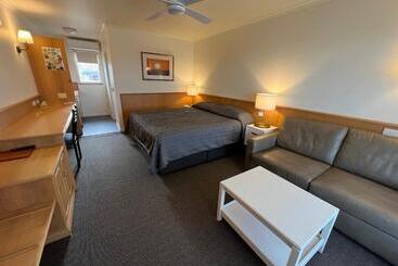 مُتل Summerhill Motor Inn