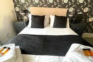 The Crown And Cushion - Windsor