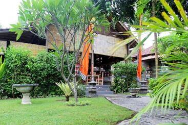 استراحتگاه Kubuku Eco Dive Lodge And Yoga