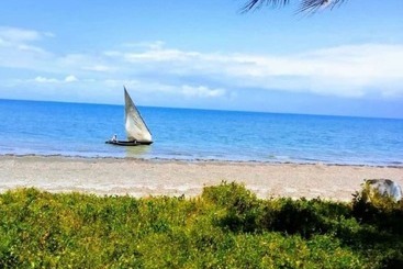 هتل Barry's Beach Resort