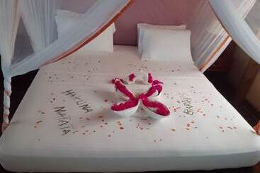 هتل Barry's Beach Resort