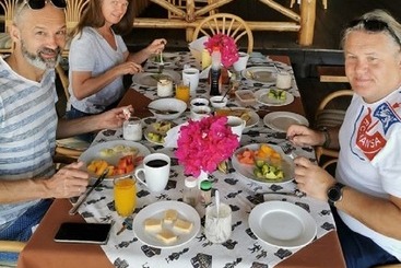 هتل Barry's Beach Resort