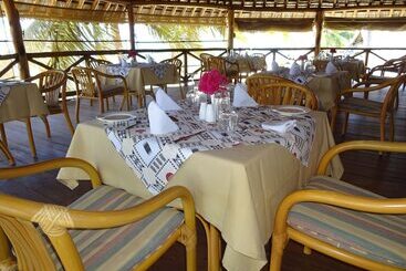 هتل Barry's Beach Resort
