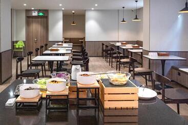 هتل Hanting Express Qidong Jianghai Middle Road