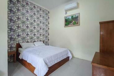 فندق Reddoorz At Tanakatto Homestay Waikabubak