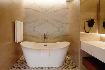 هتل Royal M Al Aqah Beach Resort By Gewan