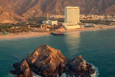 هتل Royal M Al Aqah Beach Resort By Gewan