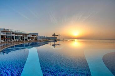 هتل Royal M Al Aqah Beach Resort By Gewan