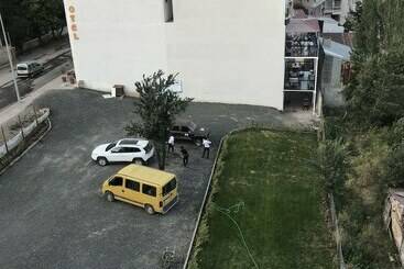 Zara Turan Apart Otel