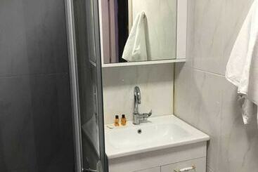 Zara Turan Apart Otel