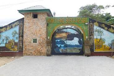 هتل Honeyland Beach Resort