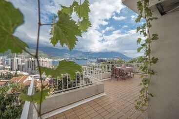 هتل Madra Rooms & Apartments