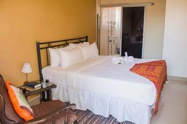 هتل Padandaro Guest House