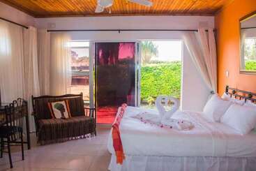 هتل Padandaro Guest House