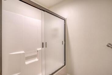 هتل River Ridge 603b