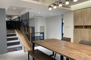 هتل Sam House