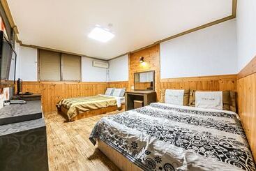 Buan Gyeokpo Chaeseok Resotel Oakville