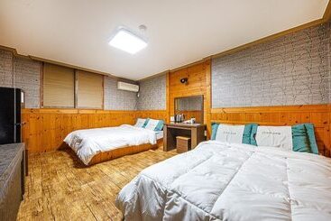 Buan Gyeokpo Chaeseok Resotel Oakville