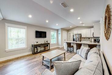Отель Beach Cottage West