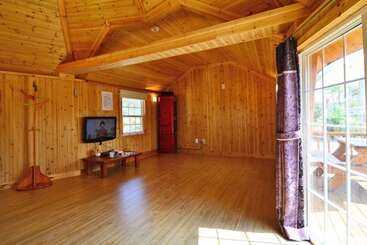 هتل Gochang Finlanche Pension
