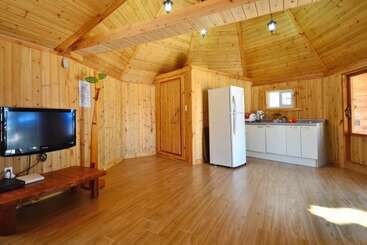 هتل Gochang Finlanche Pension