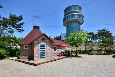 هتل Gochang Finlanche Pension