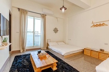 هتل Namiaru Surf Studio