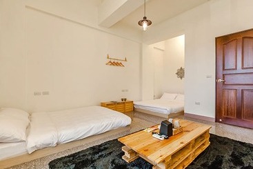 هتل Namiaru Surf Studio