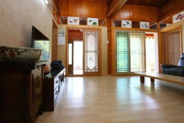هتل Okcheon Kkotgureumchaeullu Pension