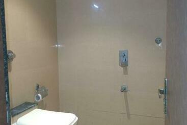 酒店 West Inn Near Mumbai International Airport